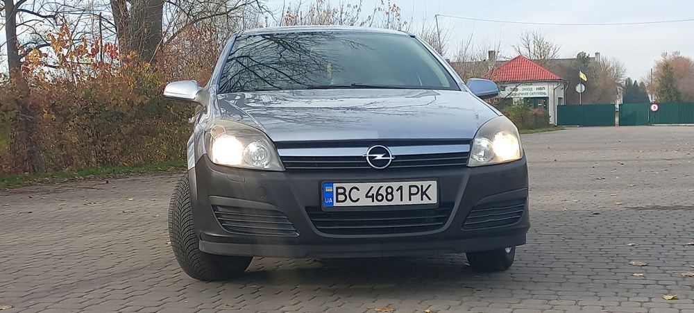 Авто опель астра н 2004 року