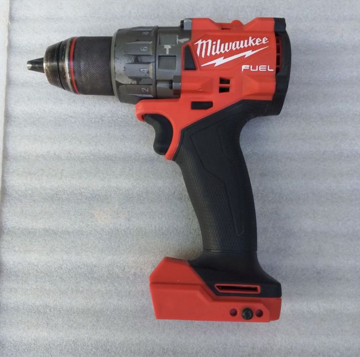 Шуруповерт Milwaukee M18 FUEL 2904