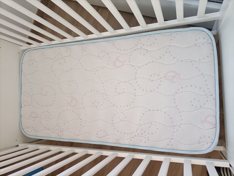 Cama em madeira para criança