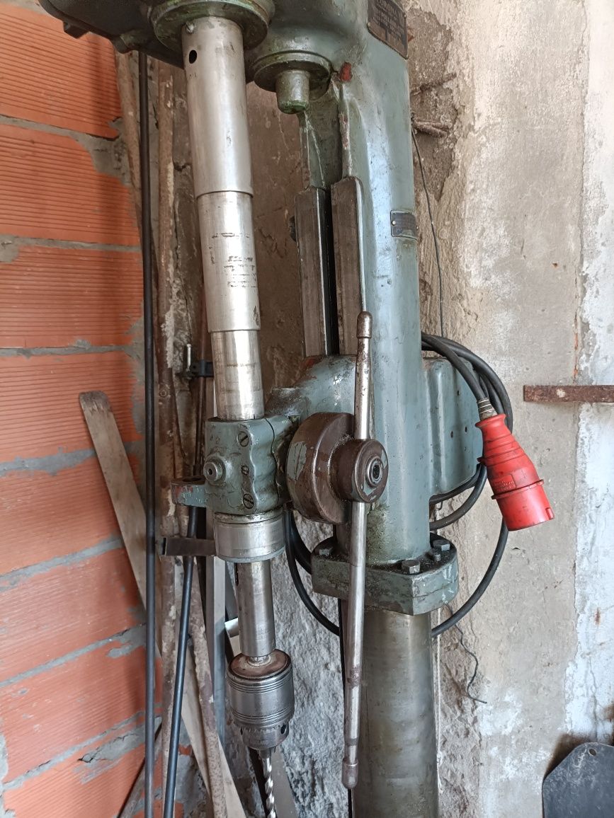 Máquina de Furar de Carretos