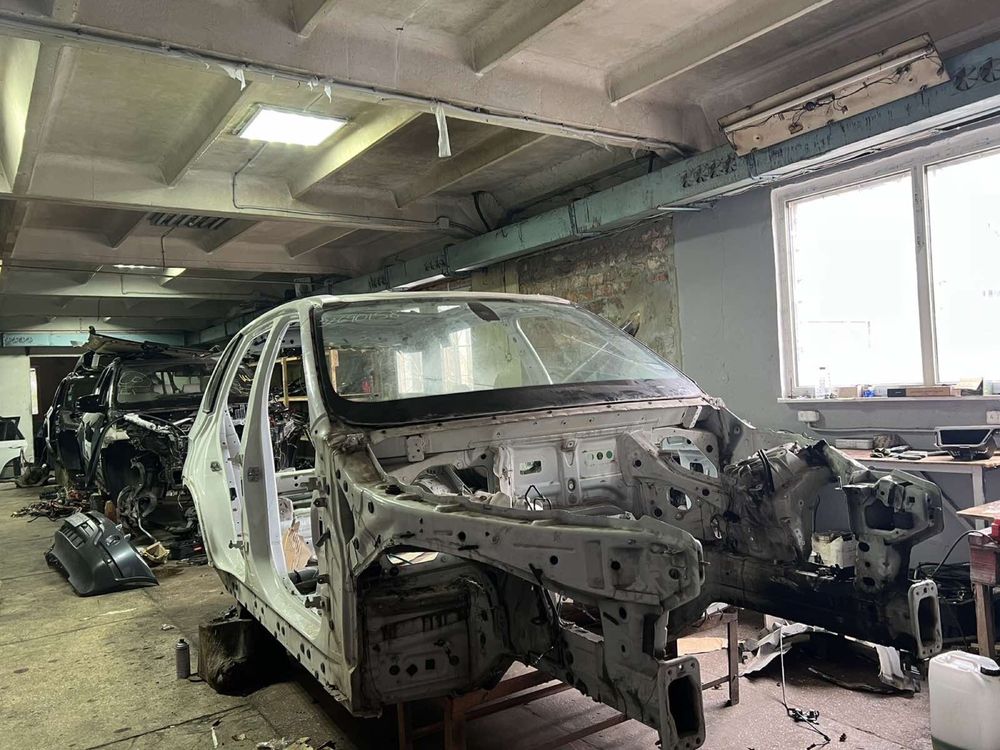 Розборка BMW X5 E53 E70 F15 E60 X3 F25 E83 капот крило двери Разборка