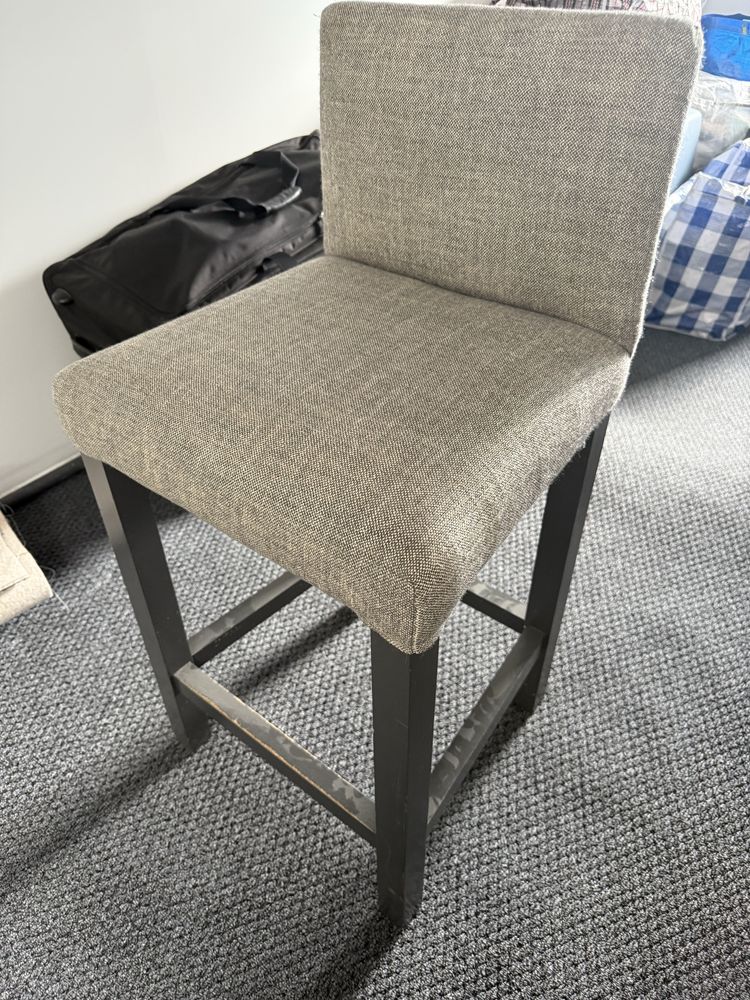 Krzesła wysokie barowe Ikea  7 sztuk