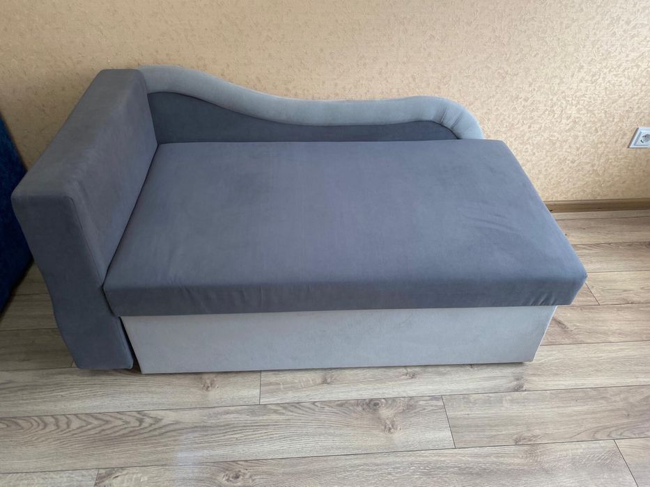 Дитячий диван в ідеальному стані
