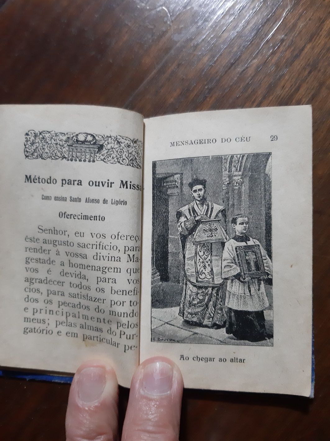 Livro de Missa e orações dos anos 30
