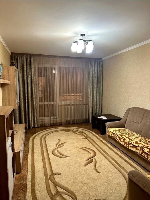 Срочно продам 3х комн кв район м Дворец Спорта 5/9 с ремонтом, меб