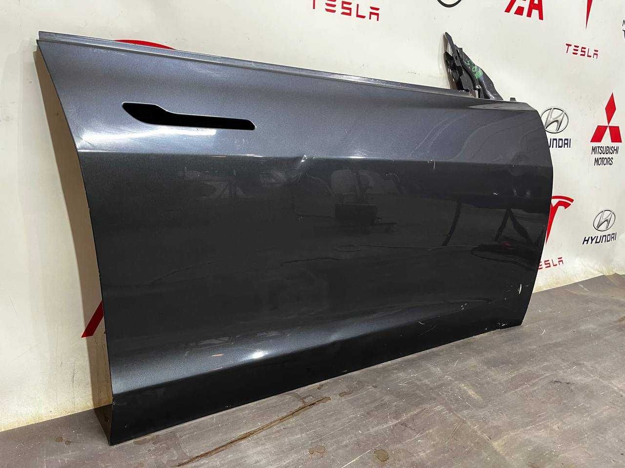 Двері передні праві Tesla Model 3 2018 - 2023 1081420-E0-C