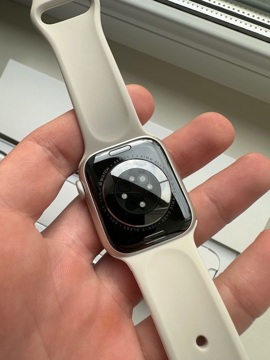 Apple Watch 7 41mm Starlight з повним комплектом.