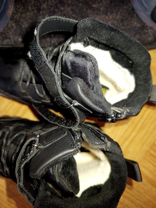 Buty chłopięce zimowe ocieplone korzuszkiem