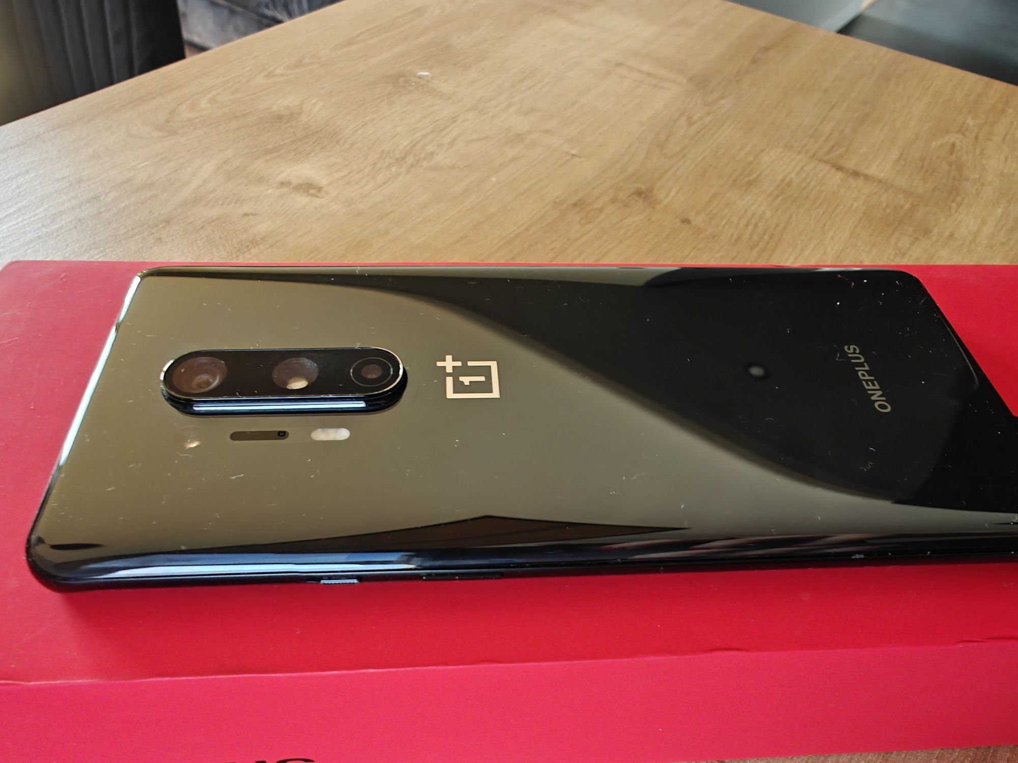 Uszkodzony ekran Smartfon OnePlus 8 Pro 12 GB / 256 GB czarny