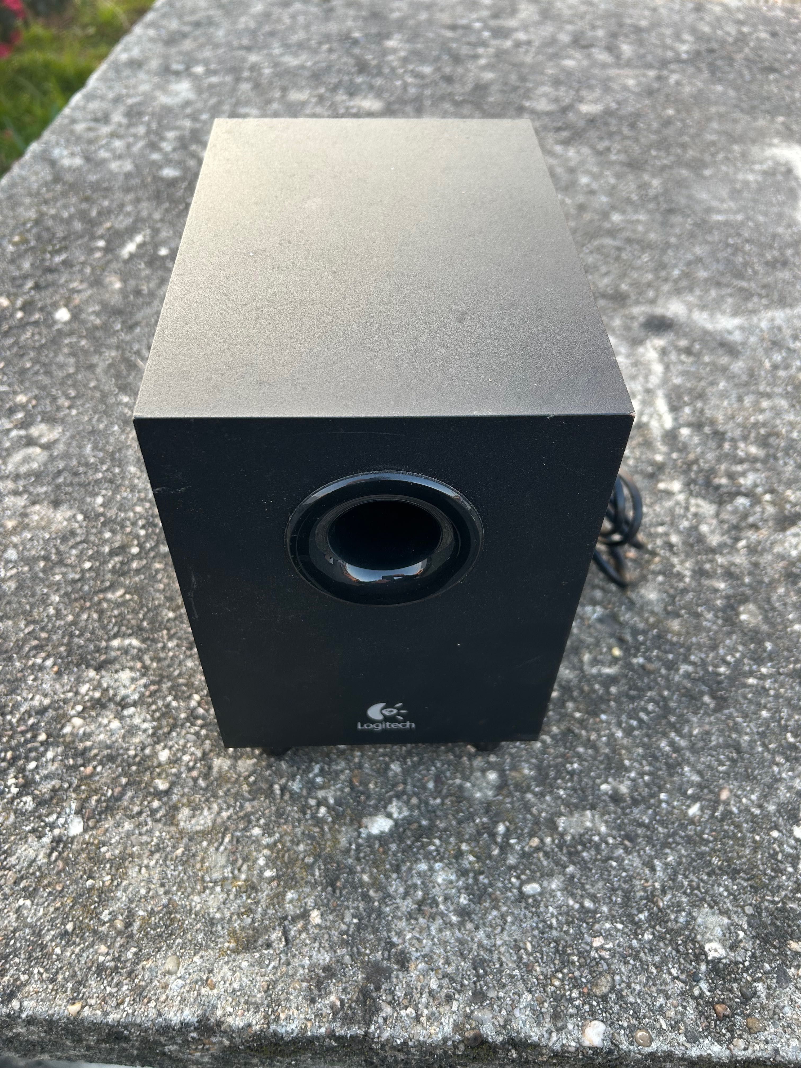 Conjunto Subwoofers Logitec, Creative, Thomson