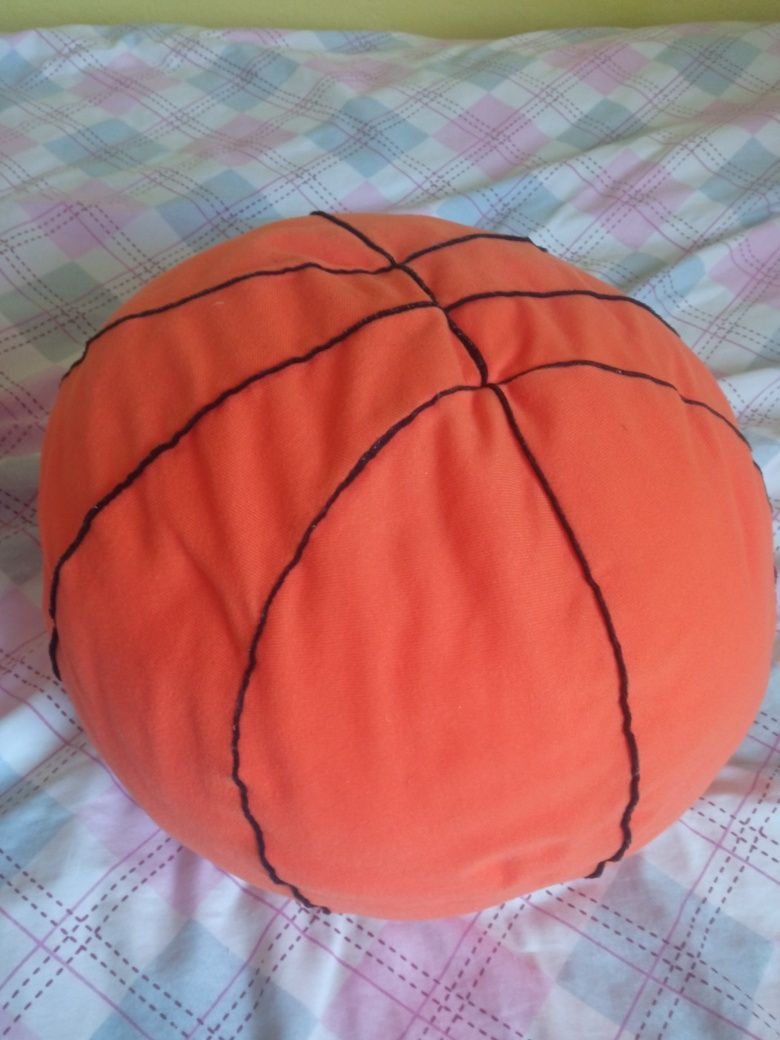 М'яч баскетбольний мягкий.