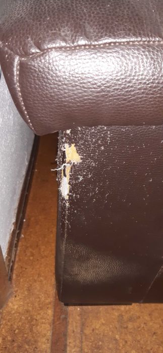 Sofá em pele sintética