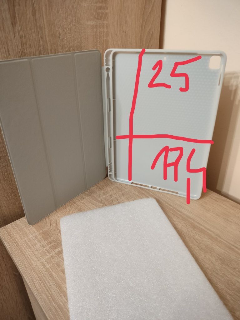 Etui na tablet .
