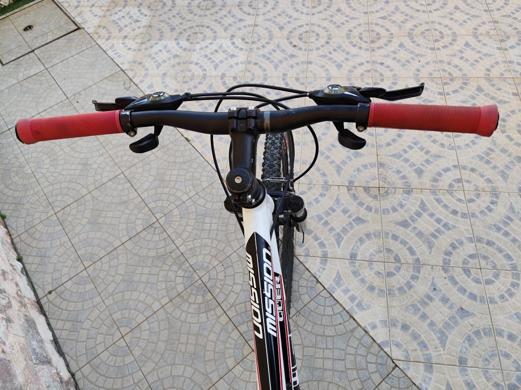 Bicicleta marca Quer