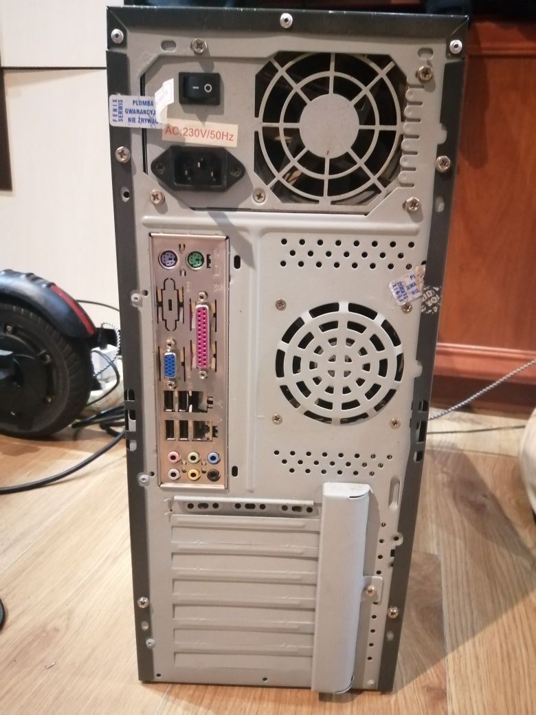 Komputer (AMD Athlon 64 x2, RAM DDR2, 160GB)