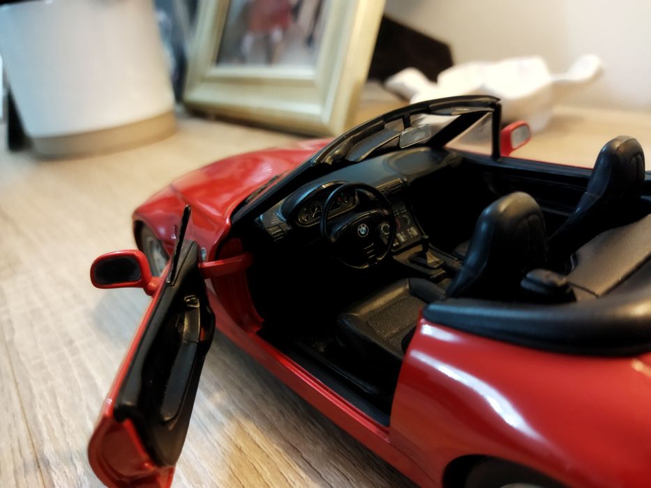 BMW Z3 1/18 UT Models