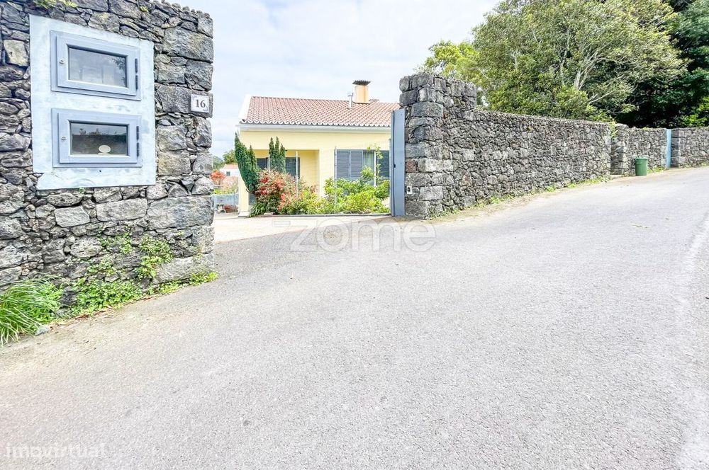 Moradia T2+1 - São Vicente Ferreira - Ponta Delgada