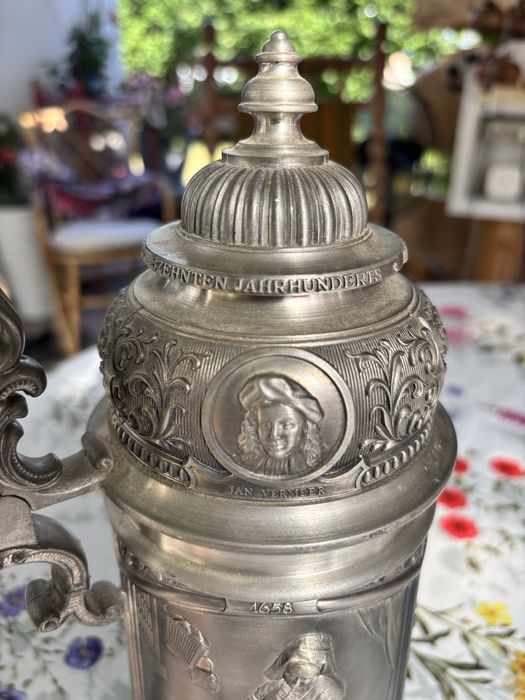 Zabytkowy kufel cynowy z wizerunkiem REMBRANDTa VAN RIJN super stan