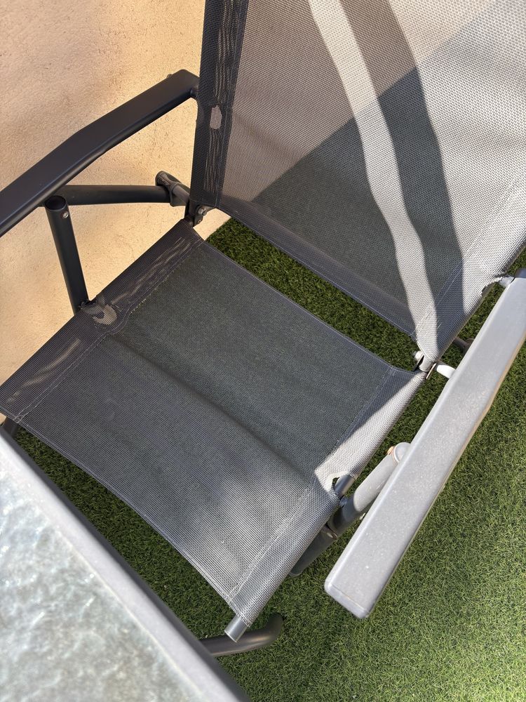 Conjunto mesa e 4 cadeiras exterior