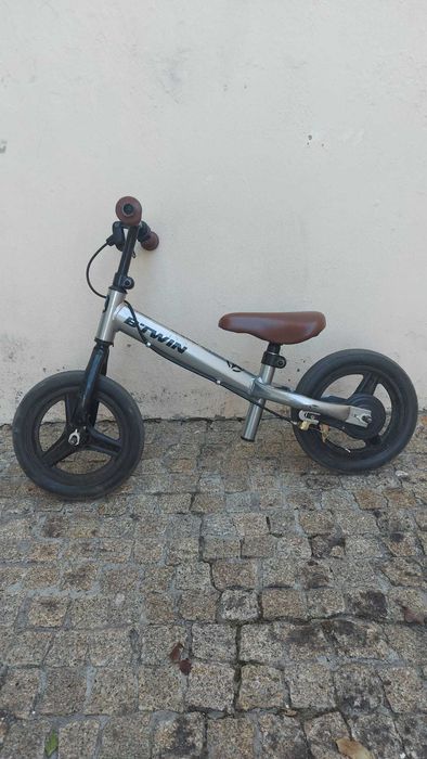 Bicicleta criança sem pedais