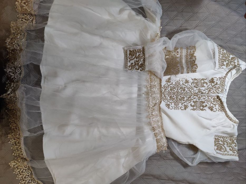 Комплект вишиванок