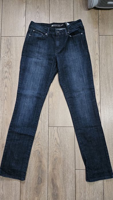 damskie jeansy Levis