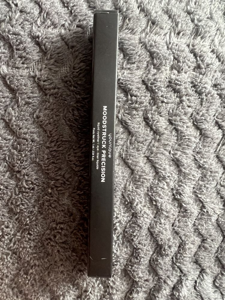 Younigue eyeliner