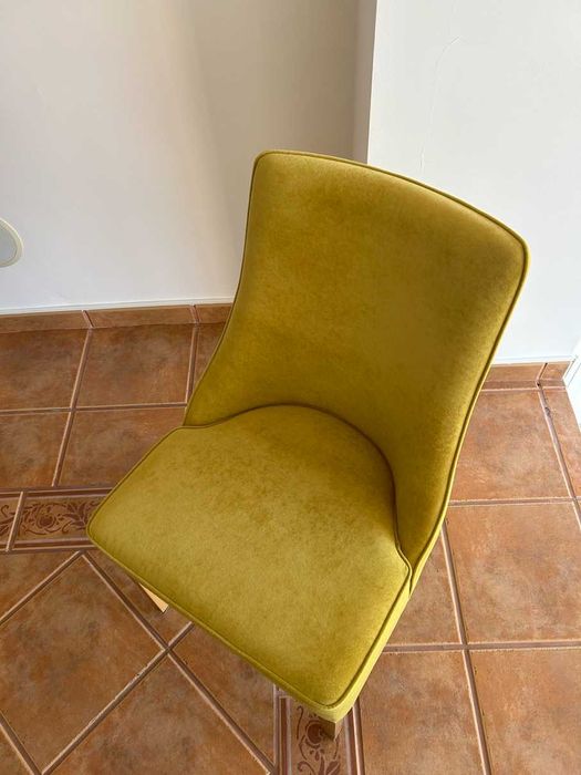 Cadeirão em Tecido Amarelo Anti-Gato - Excelente Estado