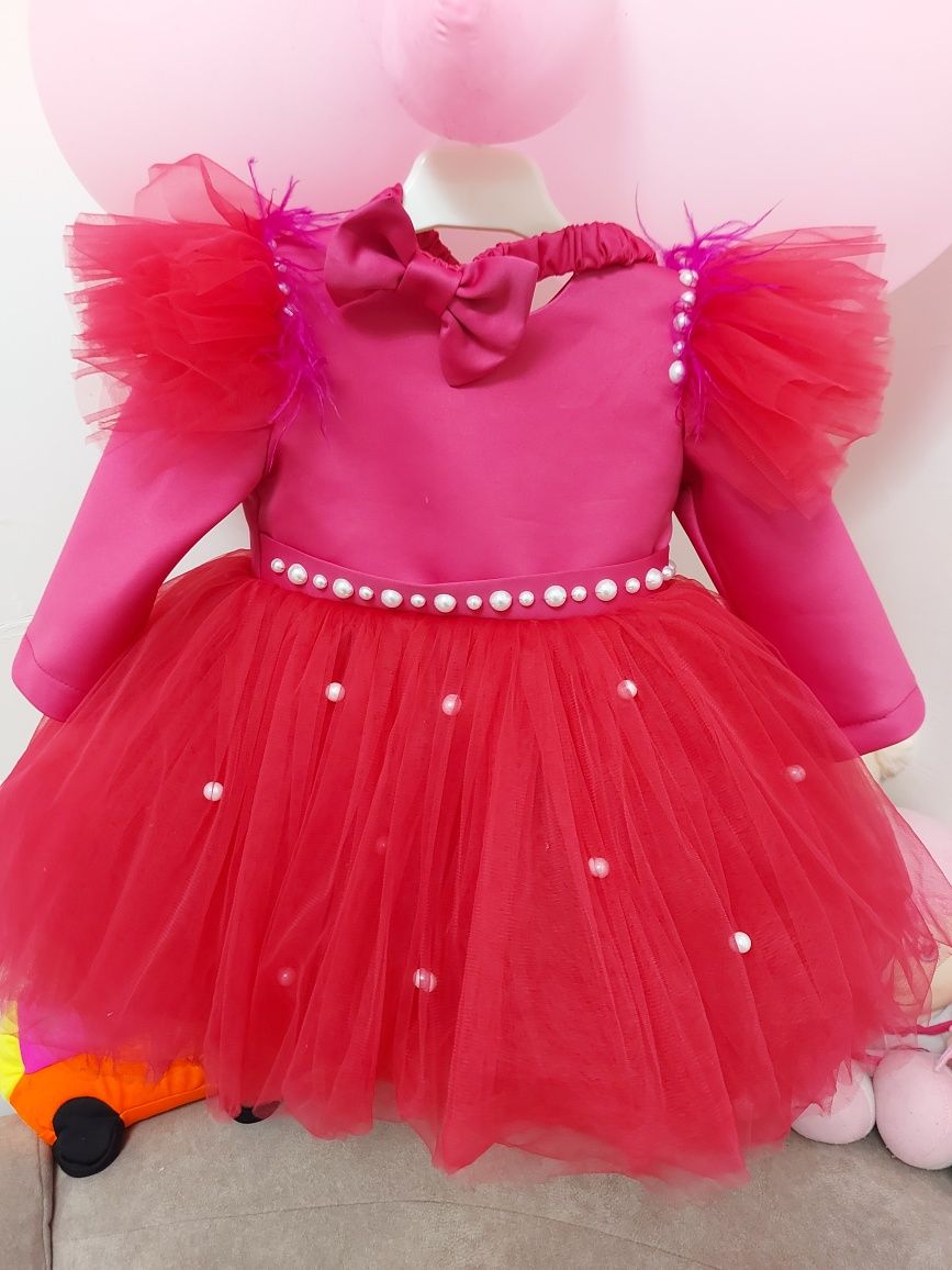Рожева сукня на рочок в стилі Барбі