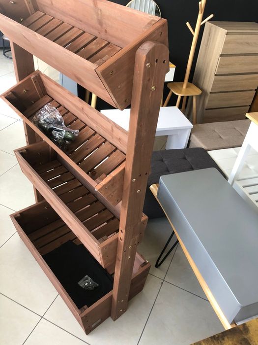 Drewniana doniczka kwietnik cztery poziomy