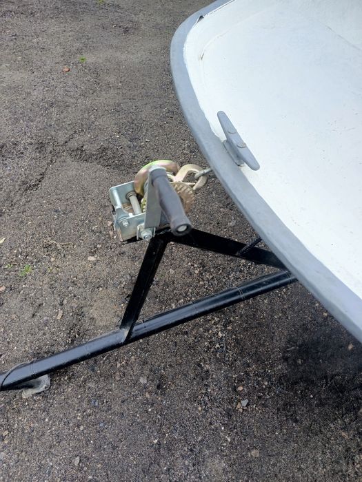 Łódź wędkarska z przyczepką