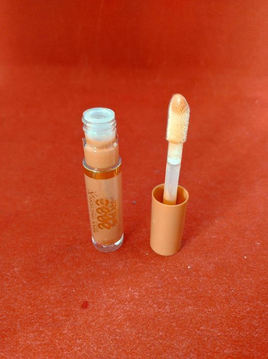 max factor błyszczyk do ust różowy 2000 calorie 075 pink 4.4ml opis