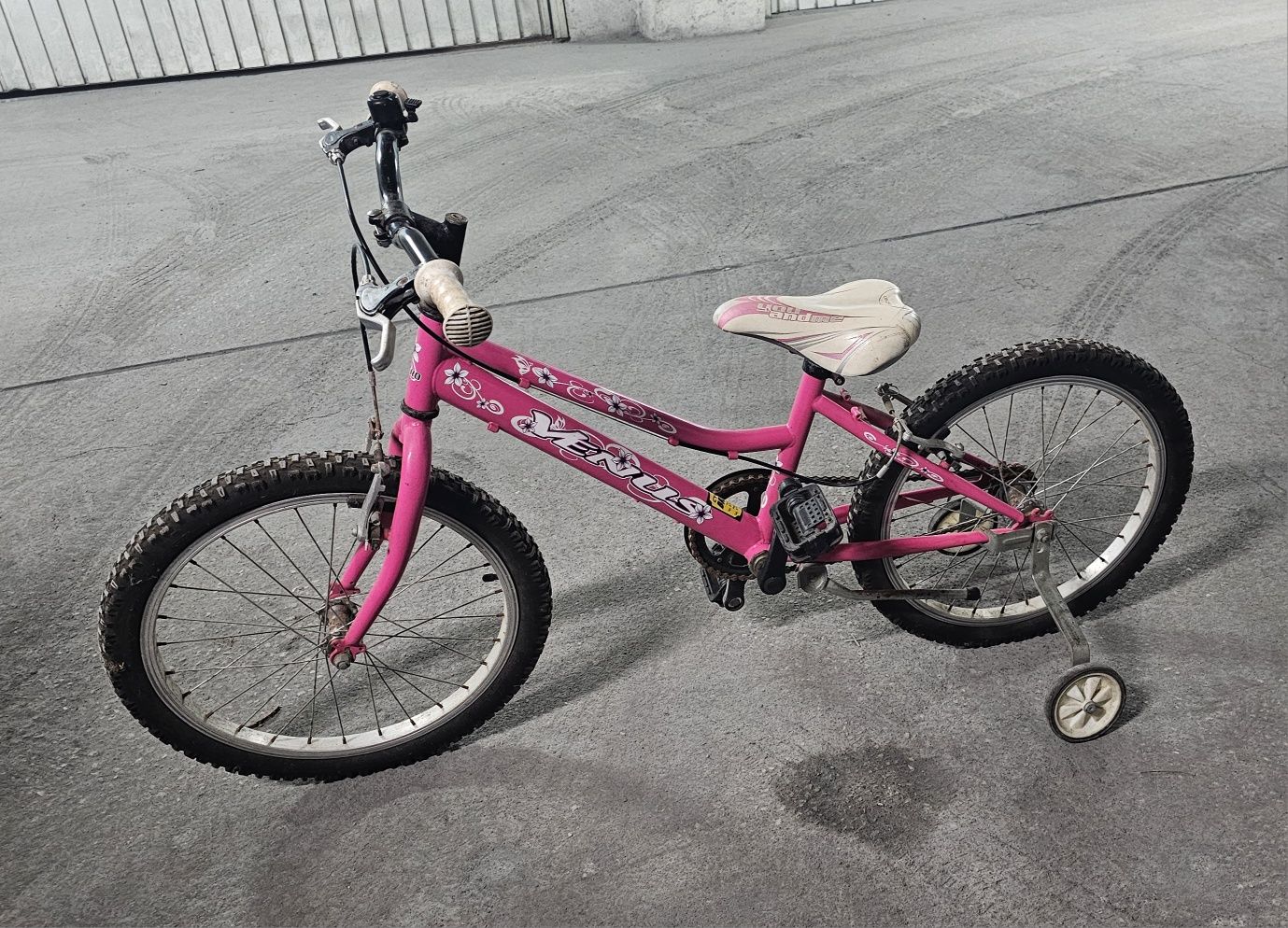 Bicicleta de menina