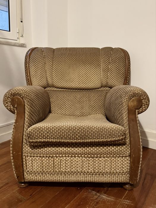 Cadeirão Antigo em Bom Estado