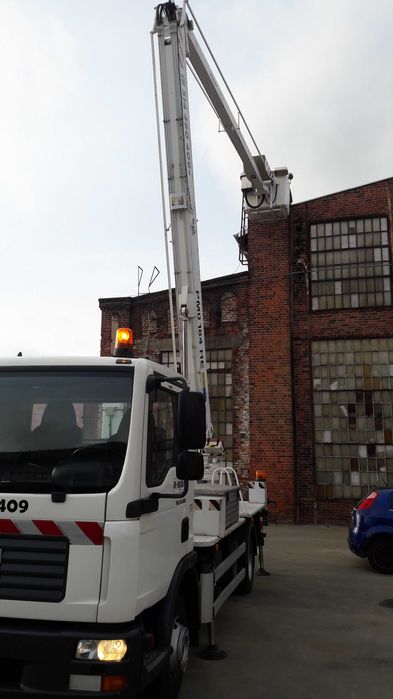 Usługi podnośnikiem koszowym wysokość 18 metrów Piła i okolice.