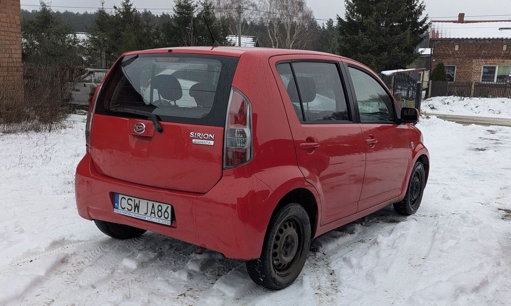 Daihatsu sirion 1.0 70km 9 lat w jednych rękach