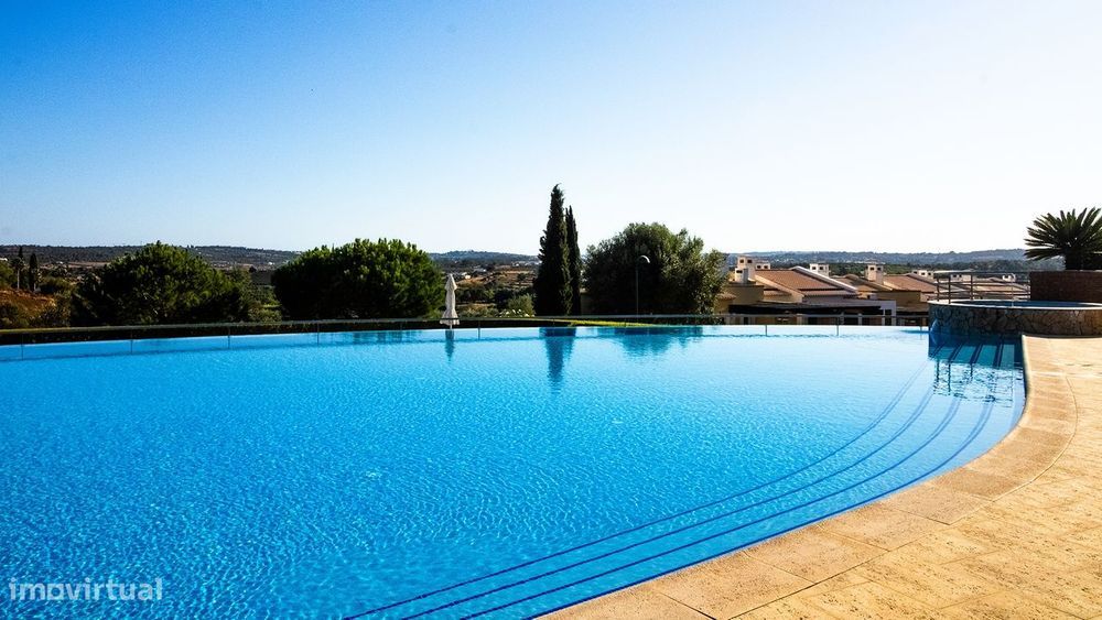 Moradia T3 em Banda – Arão, Mexilhoeira Grande