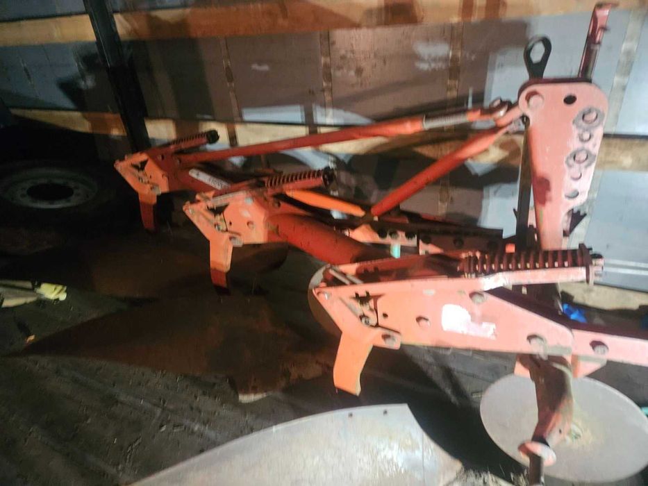 Продам плуг Kverneland