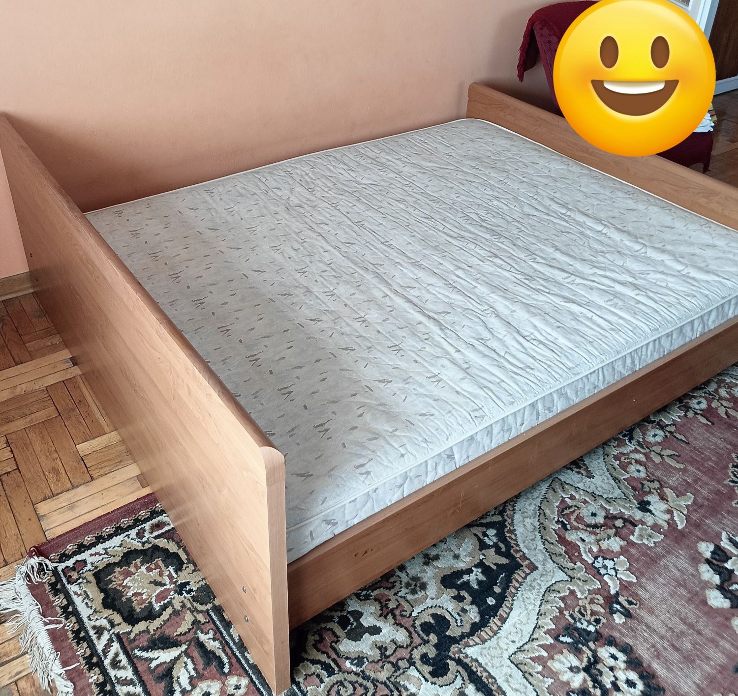 Łóżko z materacem 205x177.5x68.5