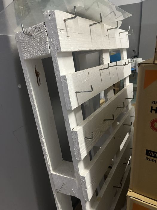 Paletes brancas com escápulas