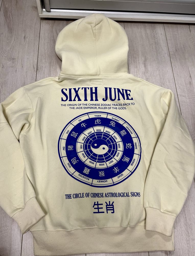 Худі з принтом Sixth June