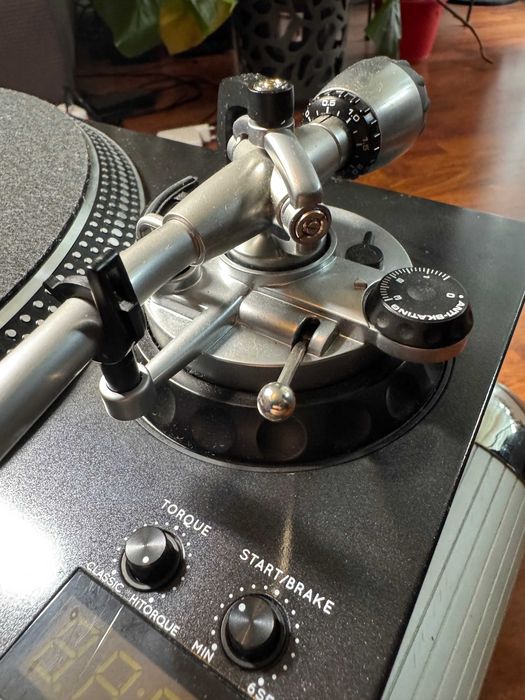 Gramofon Reloop RP8000