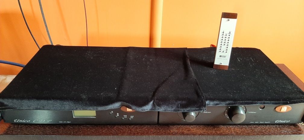 Wzmacniacz Unison research UNICO i CD Player