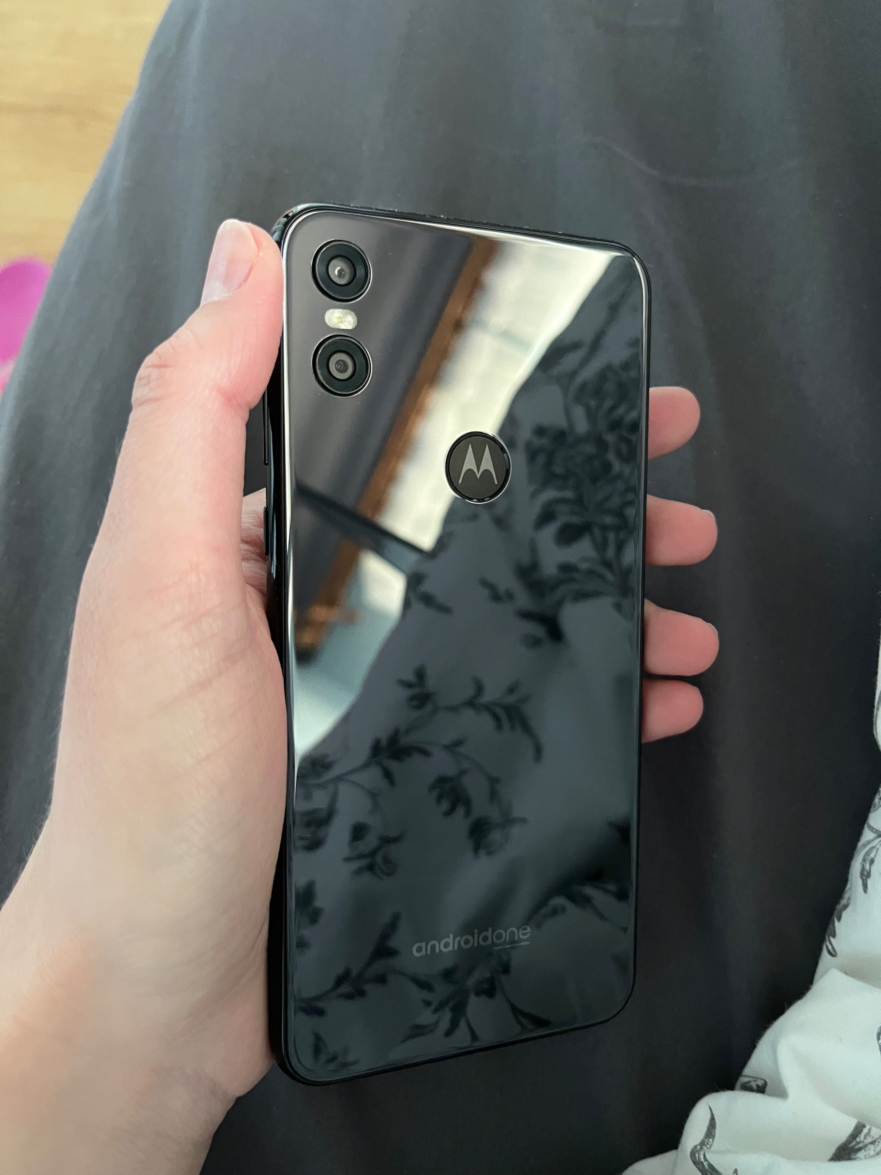 Telefon komórkowy  MOTOROLA ONE 4/64GB