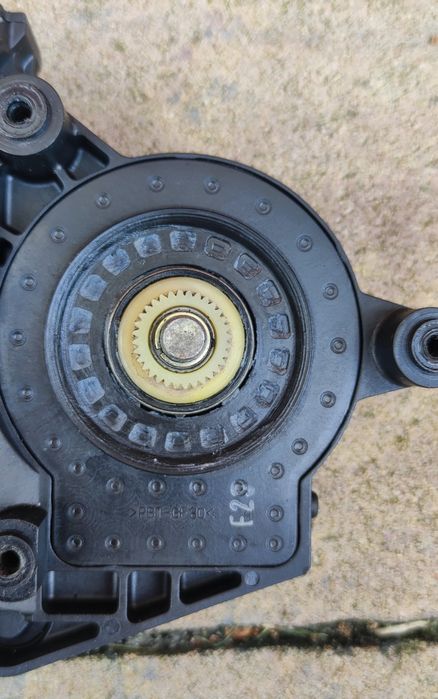 Silniczek podnośnika szyby VW Passat B5 FL 3B4.837.751