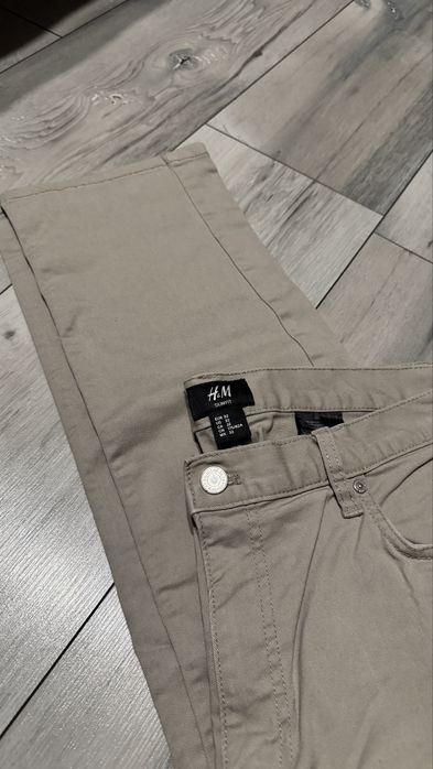 Spodnie H&M slim fit 32 beżowe męskie M eleganckie, gładkie