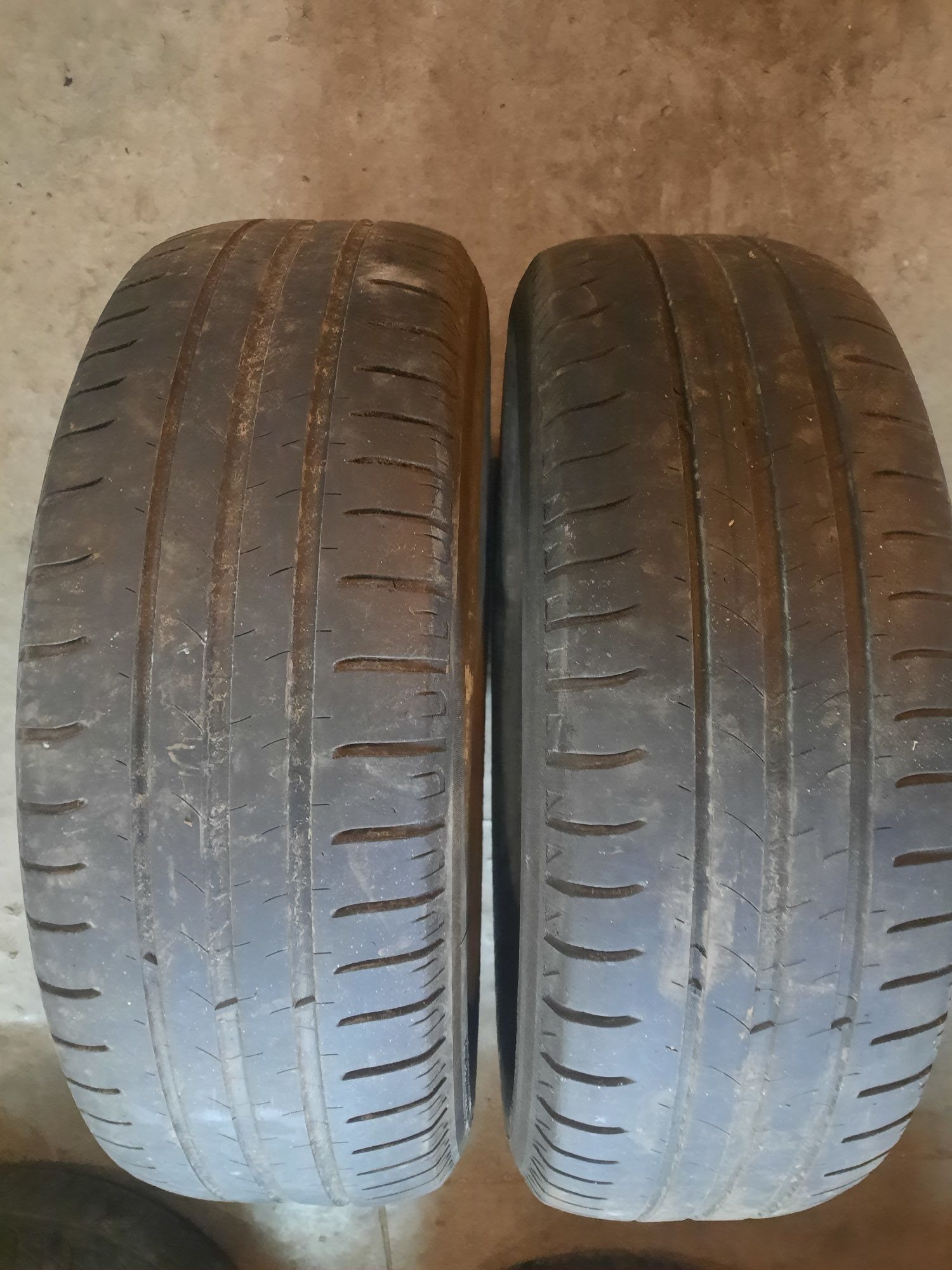 Продам резину  1 шт michelin R 15/195/65