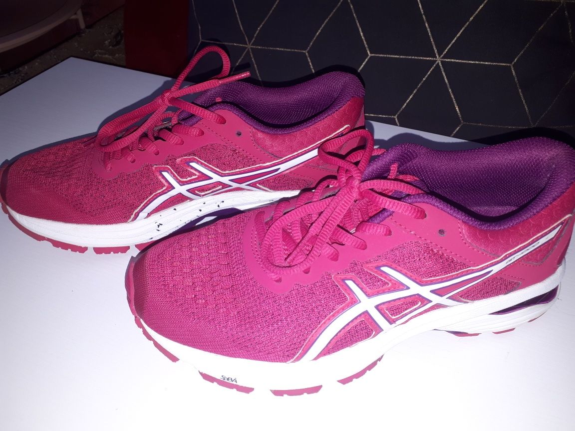 Кросівки жіночі Asics gt-1000