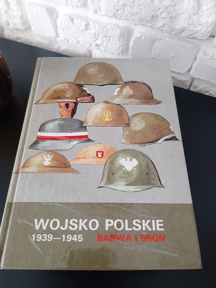 Książka wojsko polskie 1939, 1945 barwa i broń 1984 Komornicki  Bielec