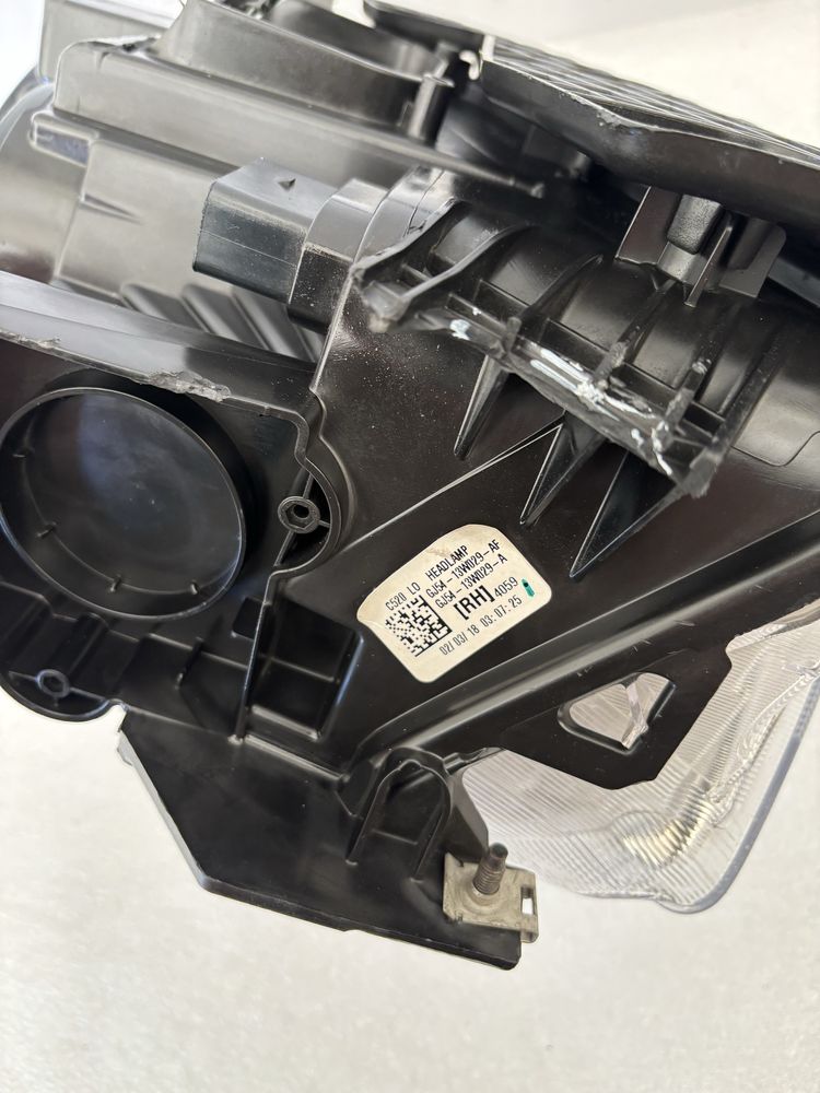 Ford Escape lift 17- lampa prawy przód prawa przednia USA